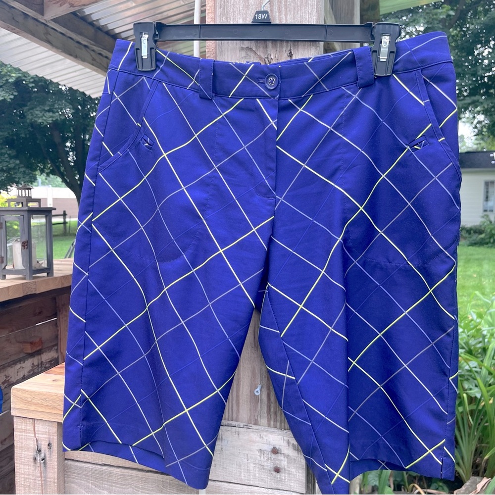 Nike Golf Women’s Shorts Blue & Green Plaid Size 12 Long Shorts